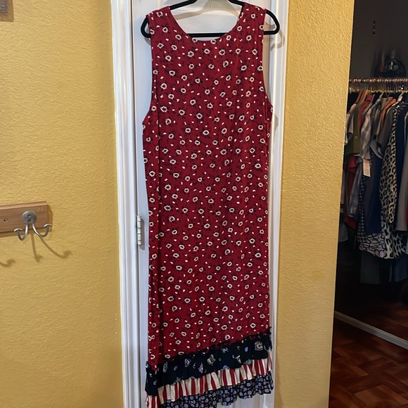 Brenda’s Shabby Sheik Dress Red and White Floral Print Ruffled Bottom - Picture 9 of 9